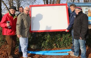 Aufstellung des neuen Schaukastens